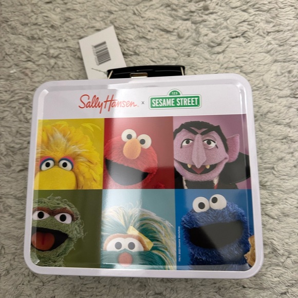 NWT Sesame Street lunch box - Picture 2 of 5